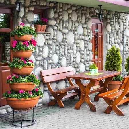 Rodzinny Dom I U Ciwersa Z Balia W Ogrodzie Pansiyon