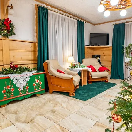 Rodzinny Dom I U Ciwersa Z Balia W Ogrodzie Pansiyon